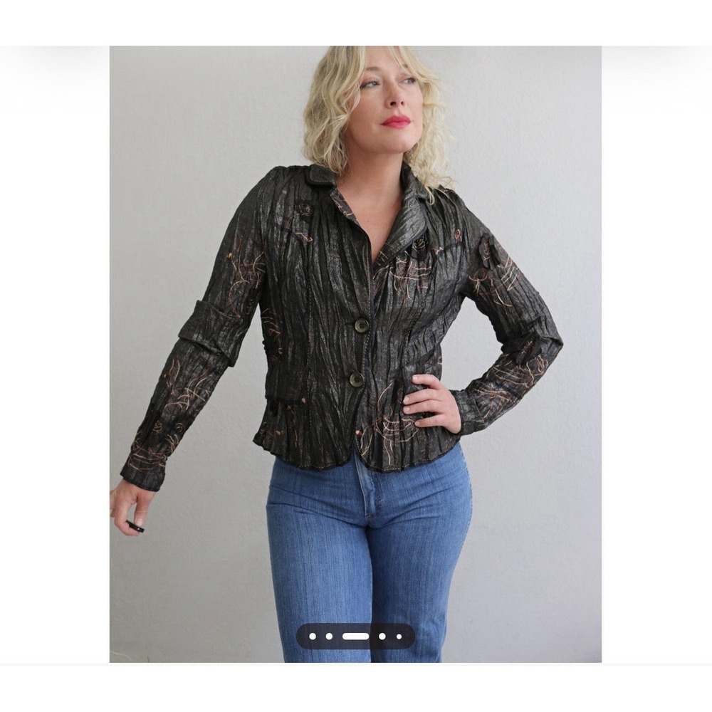 Alberto Makali Crinkle Blouse Embroidered Floral Peplum Button Front Medium
